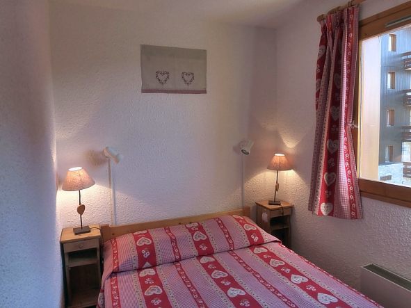 Lac Blanc bedroom DBLE bed